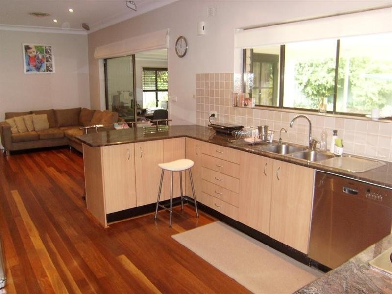 8 Hilary Crescent, Dundas NSW 2117