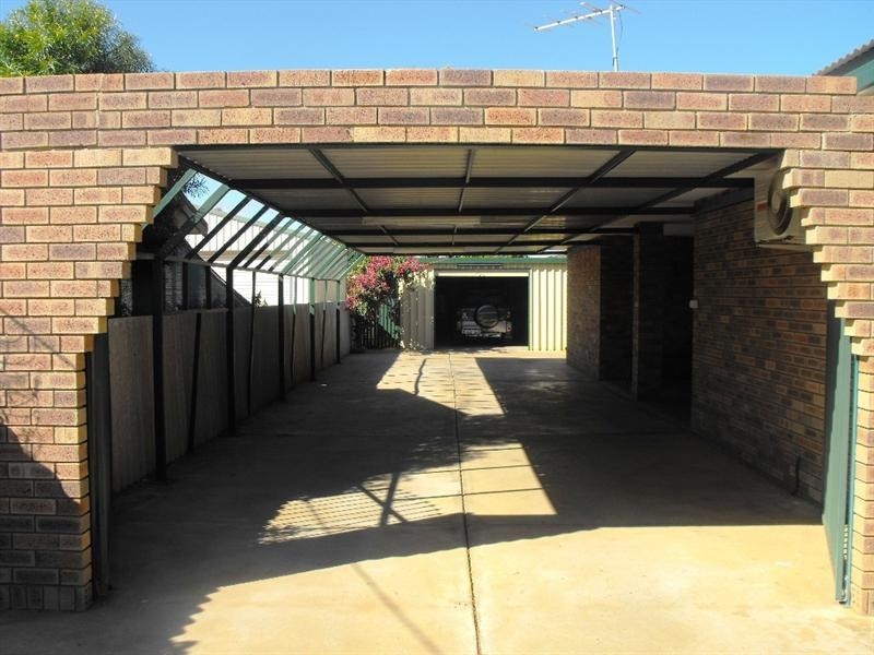 4 Willesee Street, Carnarvon WA 6701