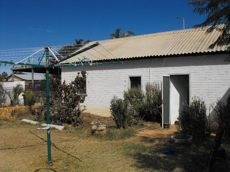 14 Whitlock Street, Carnarvon WA 6701