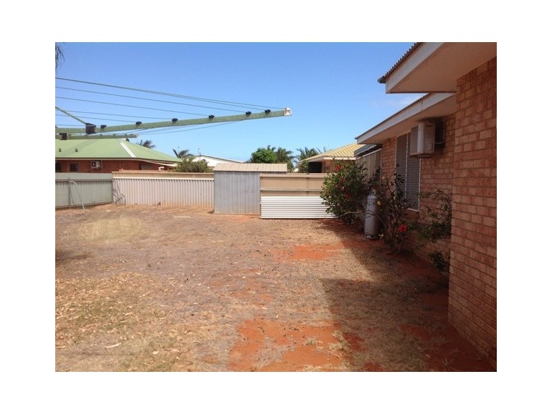 9 Foss Crescent, Carnarvon WA 6701