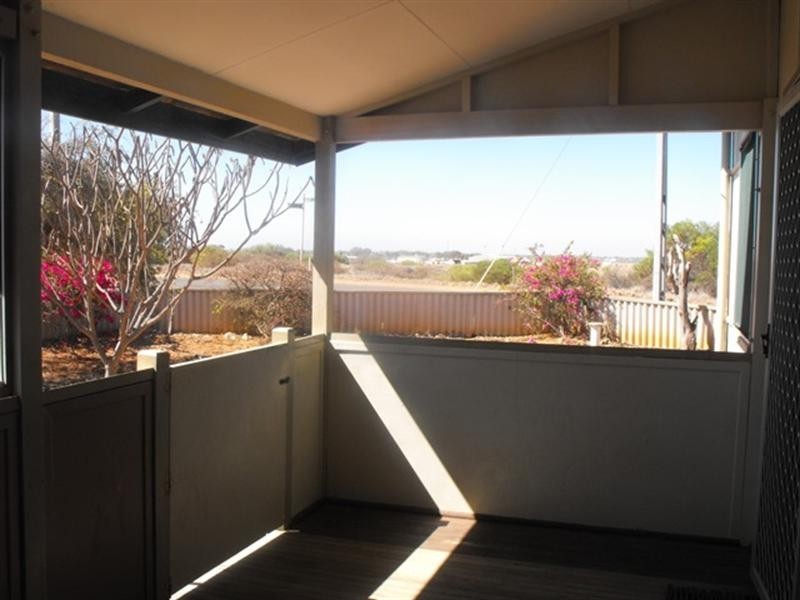 1 Fenner Street, Carnarvon WA 6701