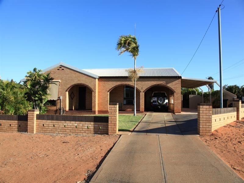 2 Tuckey Court, Carnarvon WA 6701