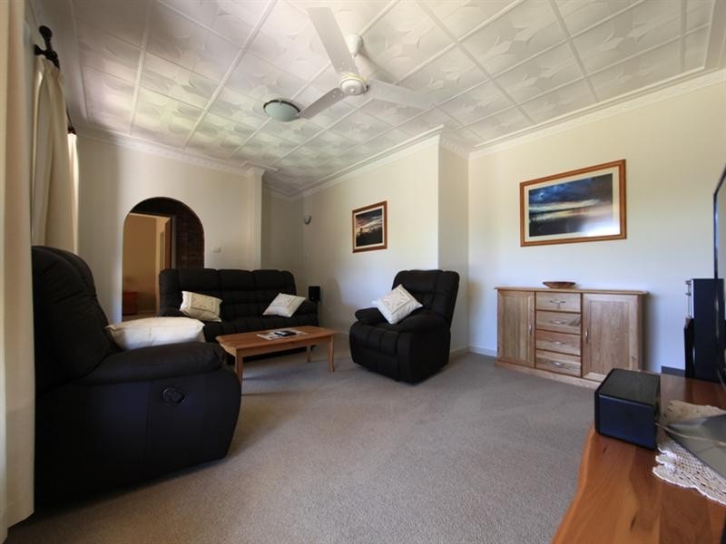 2 Tuckey Court, Carnarvon WA 6701