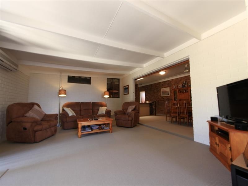 2 Tuckey Court, Carnarvon WA 6701