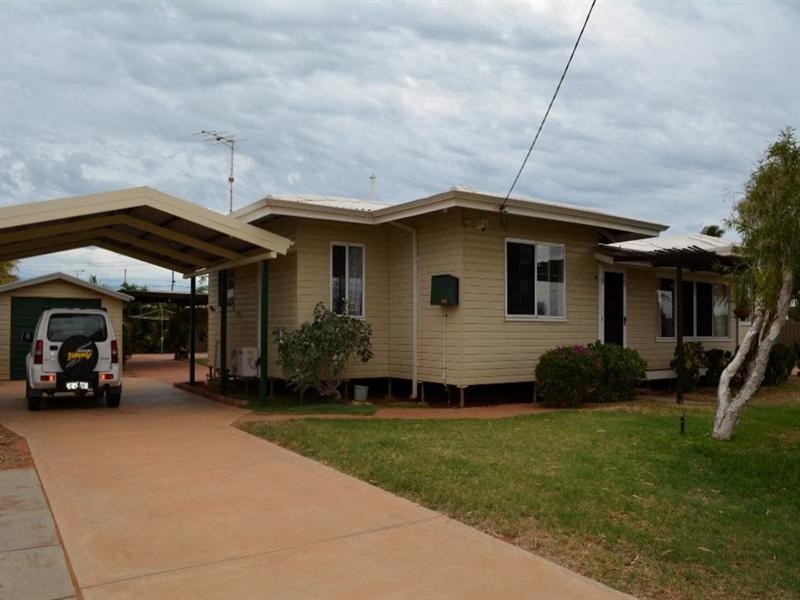 18 Carey Street, Carnarvon WA 6701