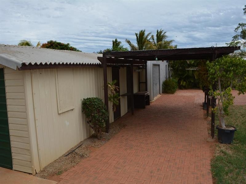 18 Carey Street, Carnarvon WA 6701