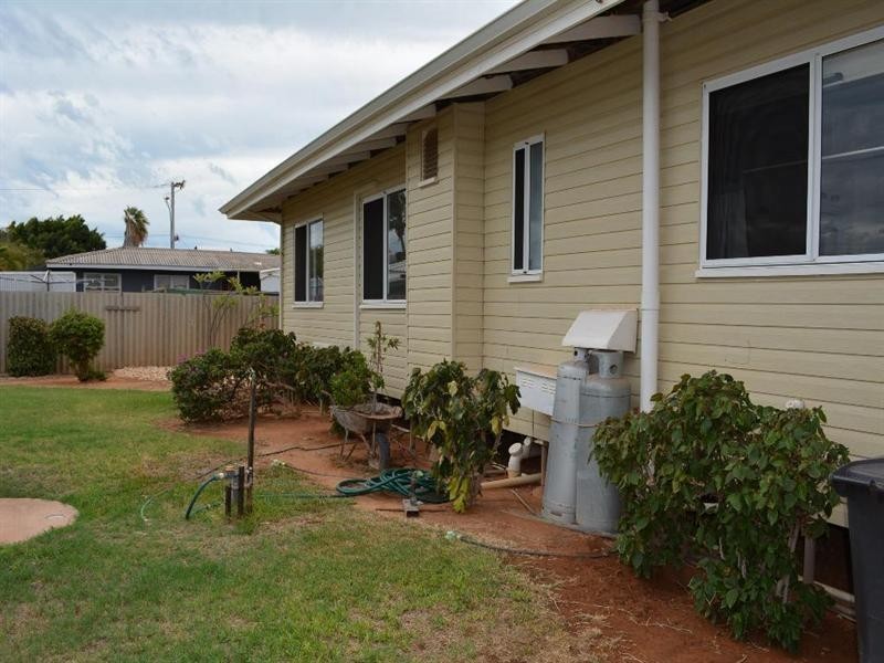 18 Carey Street, Carnarvon WA 6701