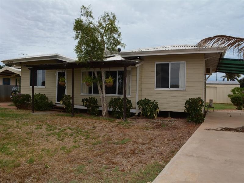 18 Carey Street, Carnarvon WA 6701