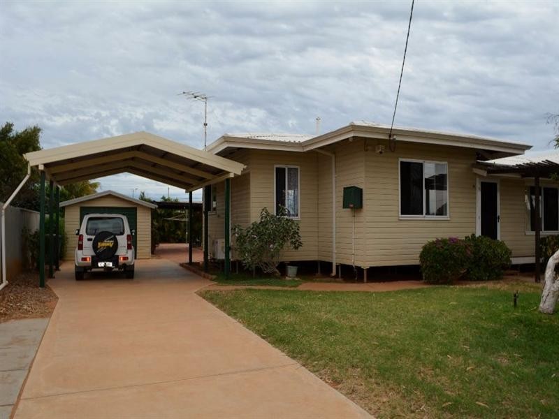 18 Carey Street, Carnarvon WA 6701