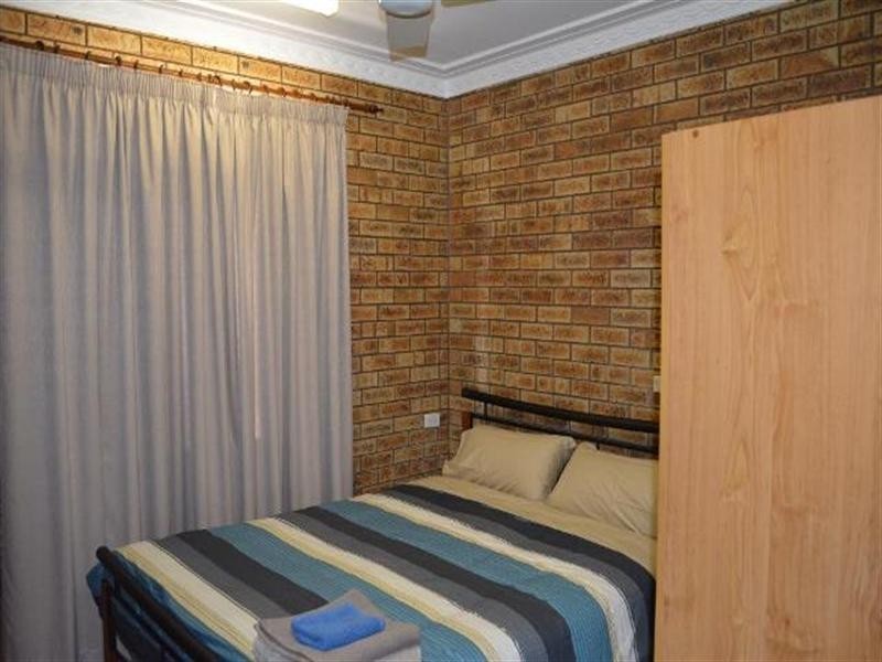 2 Tuckey Court, Carnarvon WA 6701