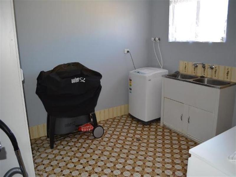 2 Tuckey Court, Carnarvon WA 6701