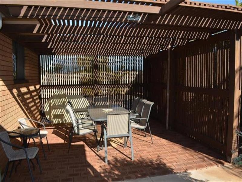 2 Tuckey Court, Carnarvon WA 6701