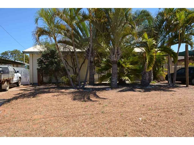 5 Dempster Road, Carnarvon WA 6701