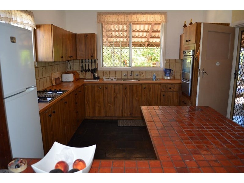 5 Dempster Road, Carnarvon WA 6701