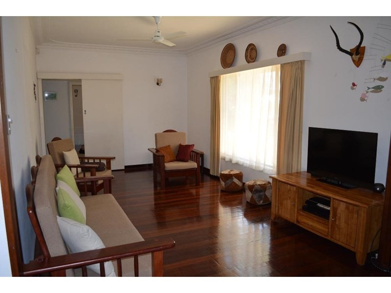 5 Dempster Road, Carnarvon WA 6701