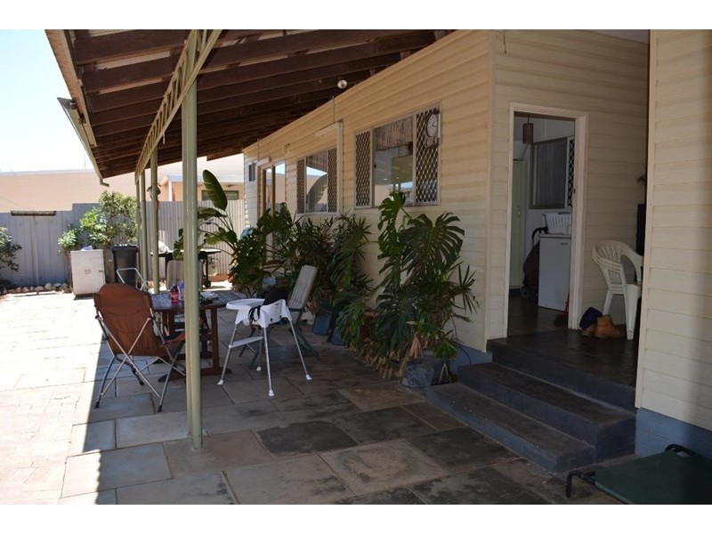 5 Dempster Road, Carnarvon WA 6701