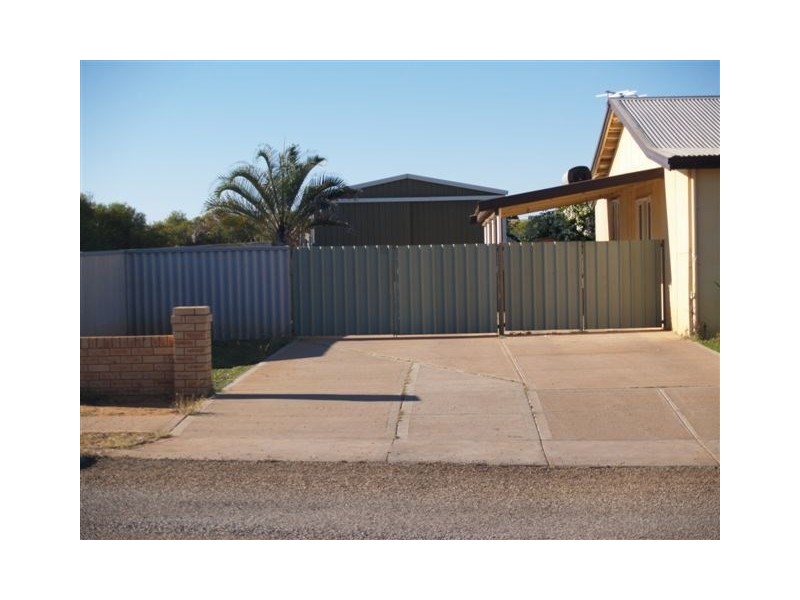 31 Douglas Street, Carnarvon WA 6701
