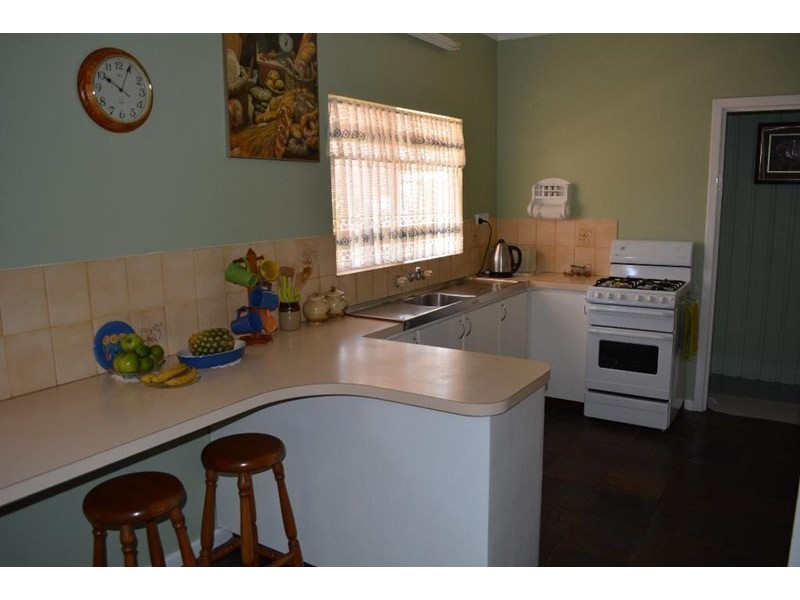 5 Saw Street, Carnarvon WA 6701