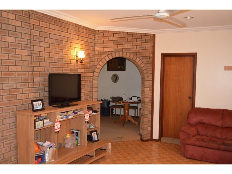 11 Fleming Street, Carnarvon WA 6701