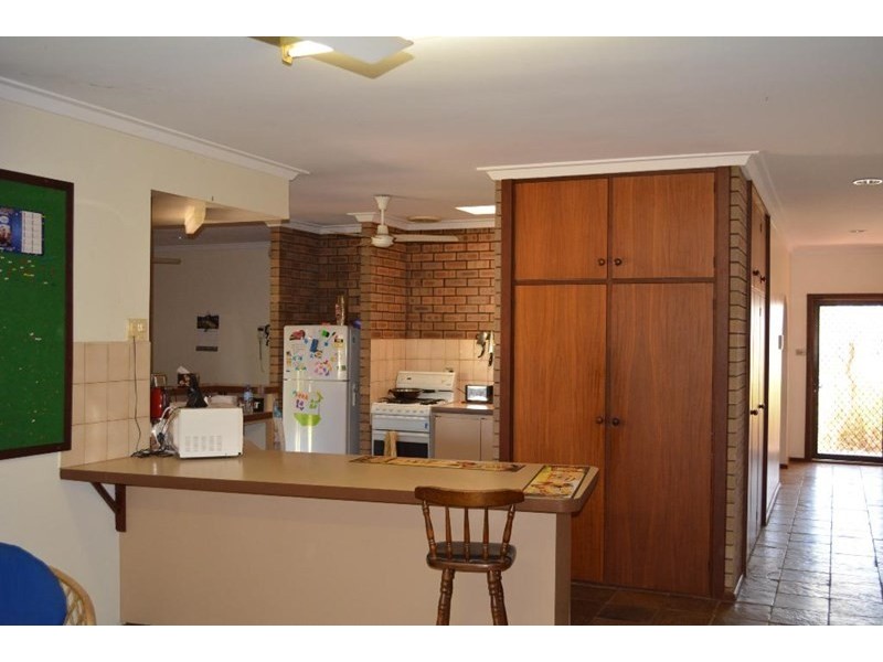 11 Fleming Street, Carnarvon WA 6701