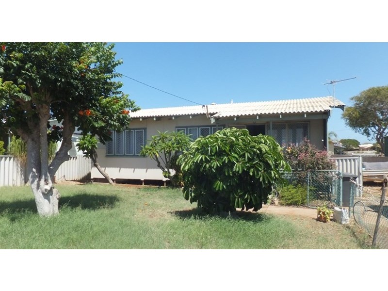 12 McNish Street, Carnarvon WA 6701