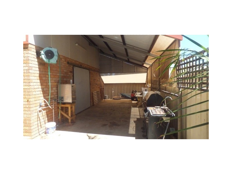 4 Meiklejohn Crescent, Carnarvon WA 6701