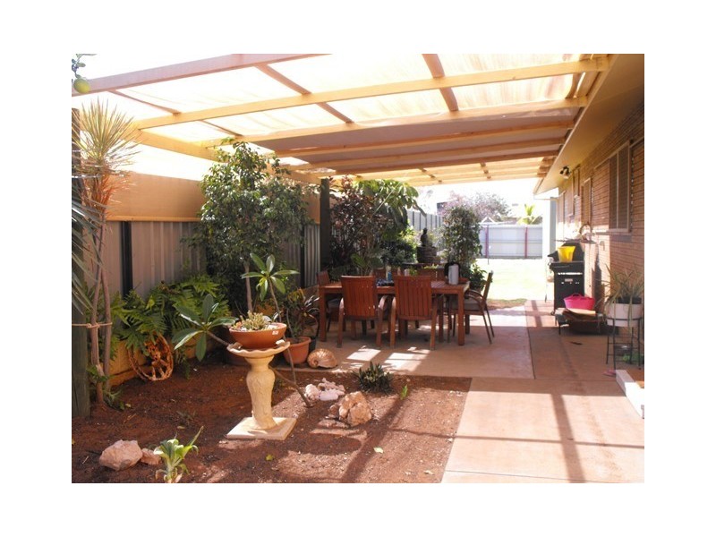 19 Crowther Street, Carnarvon WA 6701