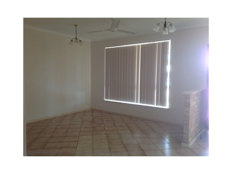 9 Foss Crescent, Carnarvon WA 6701