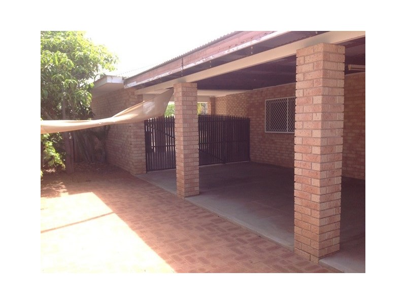 9 Foss Crescent, Carnarvon WA 6701