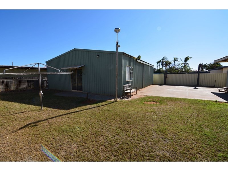 27 Dempster Road, Carnarvon WA 6701
