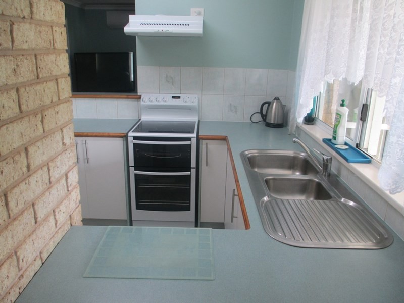 4 Bird Street, Carnarvon WA 6701