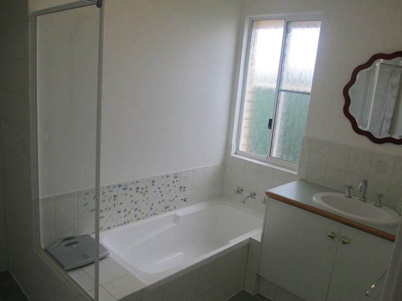 4 Bird Street, Carnarvon WA 6701