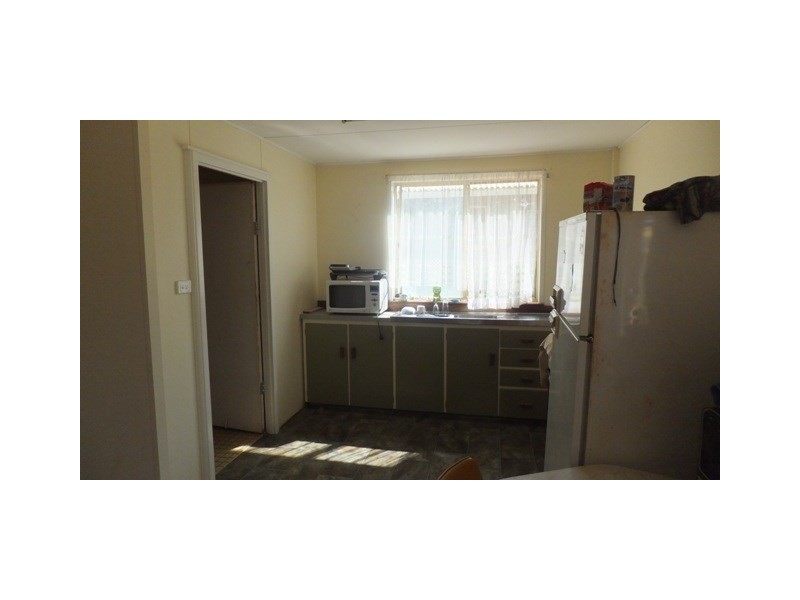 27 Dempster Road, Carnarvon WA 6701