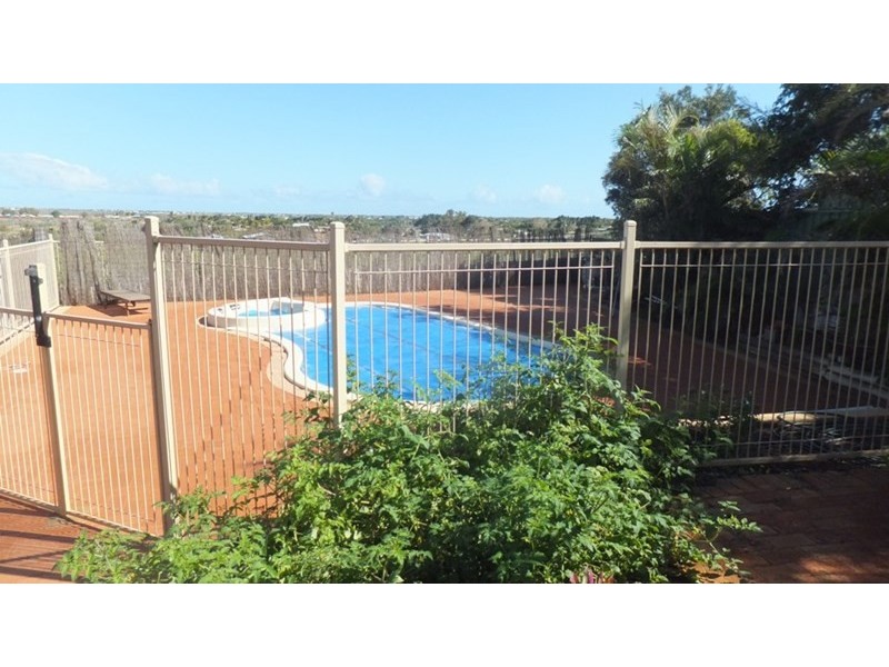 10 Craggs Court, Carnarvon WA 6701