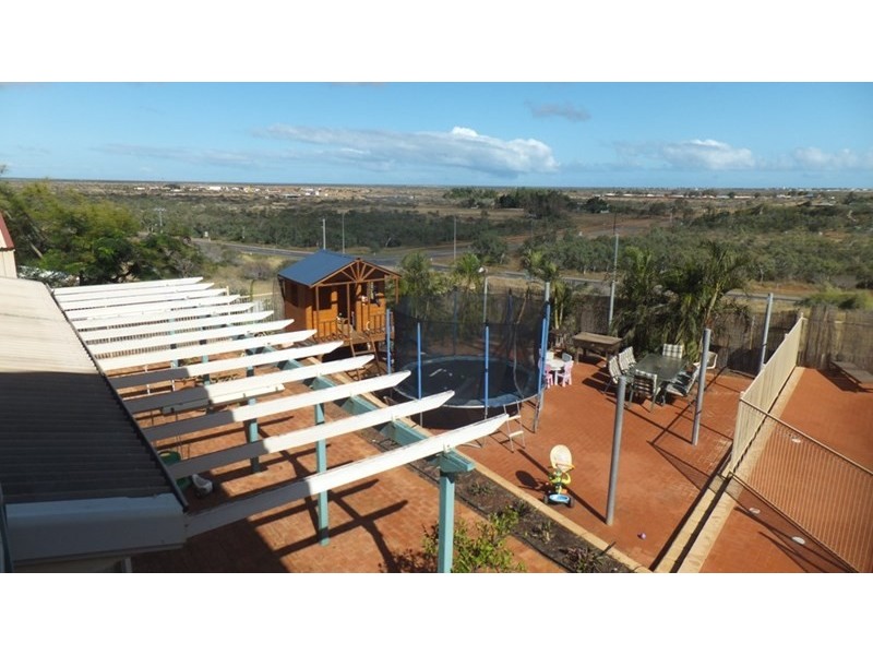 10 Craggs Court, Carnarvon WA 6701