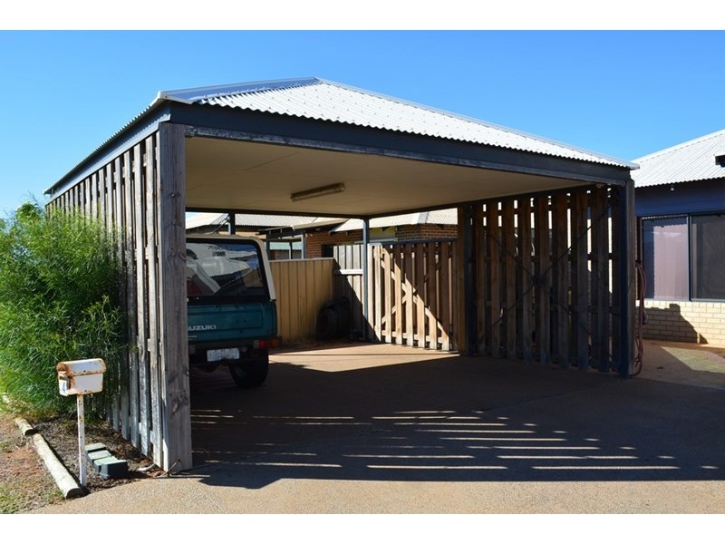 4 Mindirra Crescent, Carnarvon WA 6701