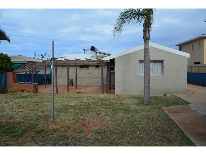 10 Gooch Street, Carnarvon WA 6701