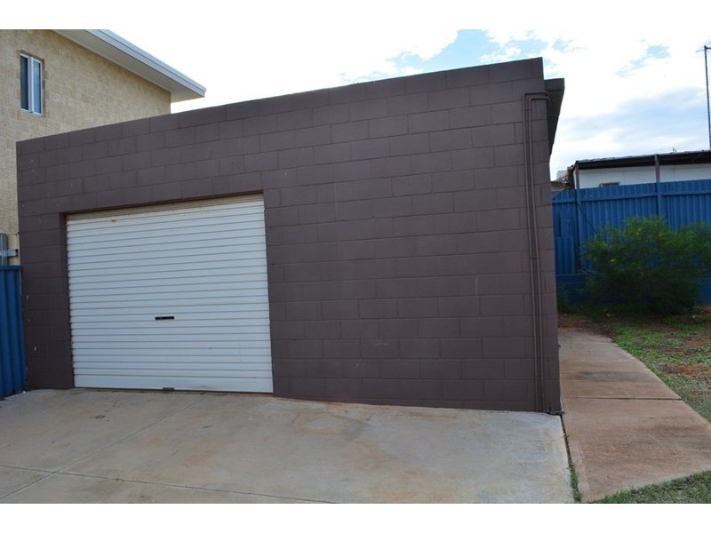 10 Gooch Street, Carnarvon WA 6701