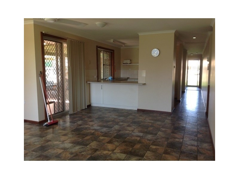 10 Meiklejohn Crescent, Carnarvon WA 6701