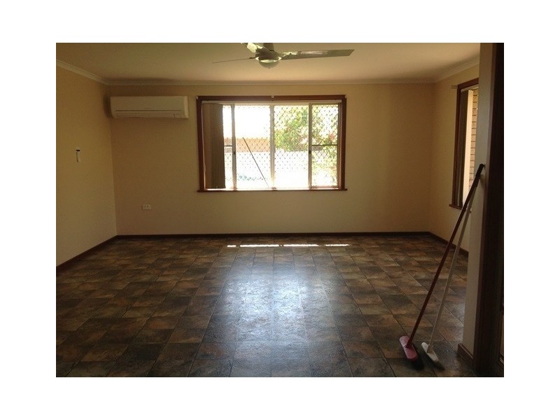 10 Meiklejohn Crescent, Carnarvon WA 6701