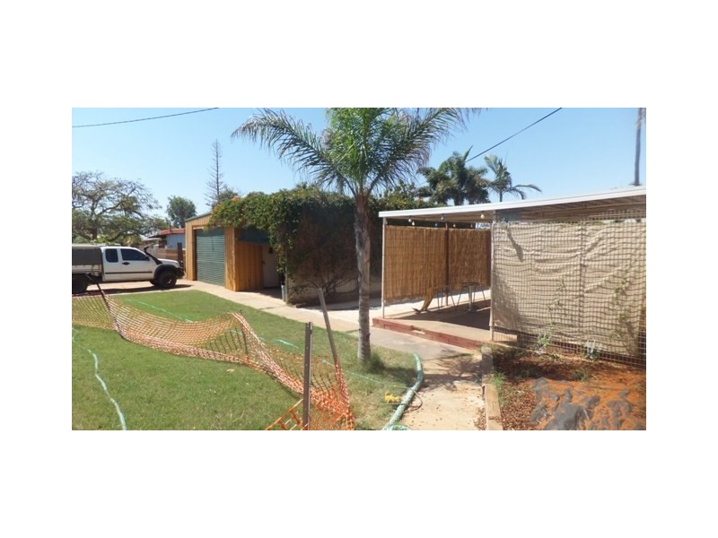 1 Fleming Street, Carnarvon WA 6701