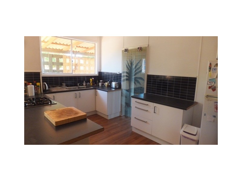 1 Fleming Street, Carnarvon WA 6701