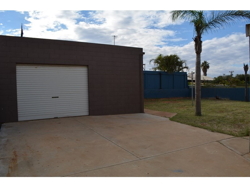 10 Gooch Street, Carnarvon WA 6701