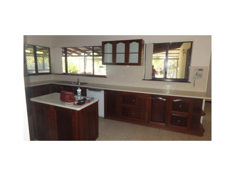 37 Shallcross Street, Carnarvon WA 6701