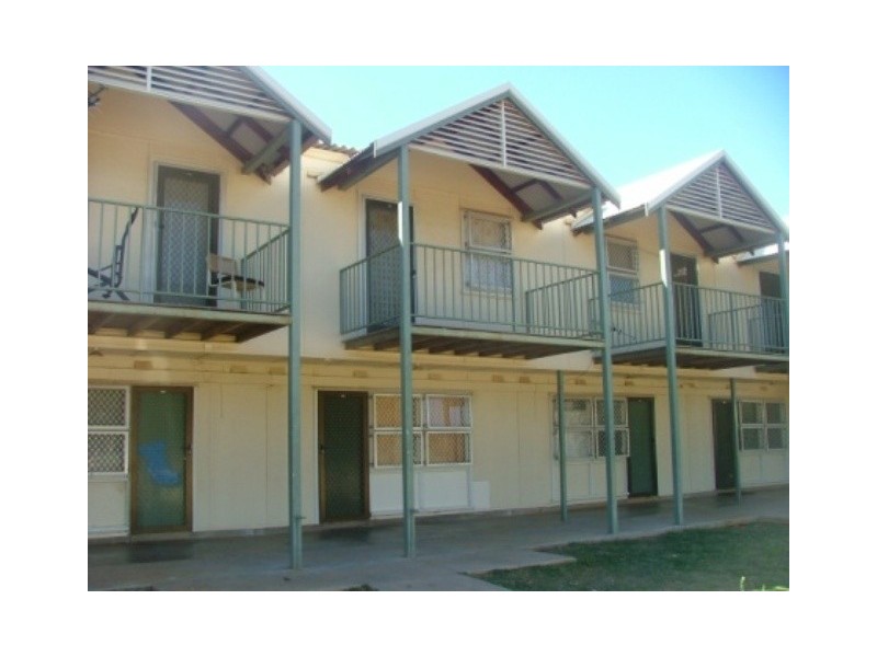 Unit A, 5 Hearn Place, Carnarvon WA 6701