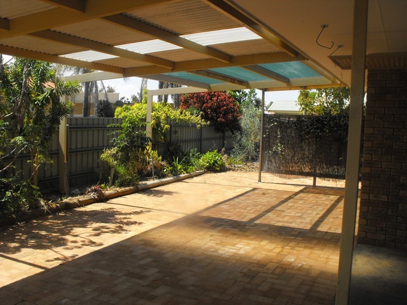 5 Buzolic Court, Carnarvon WA 6701