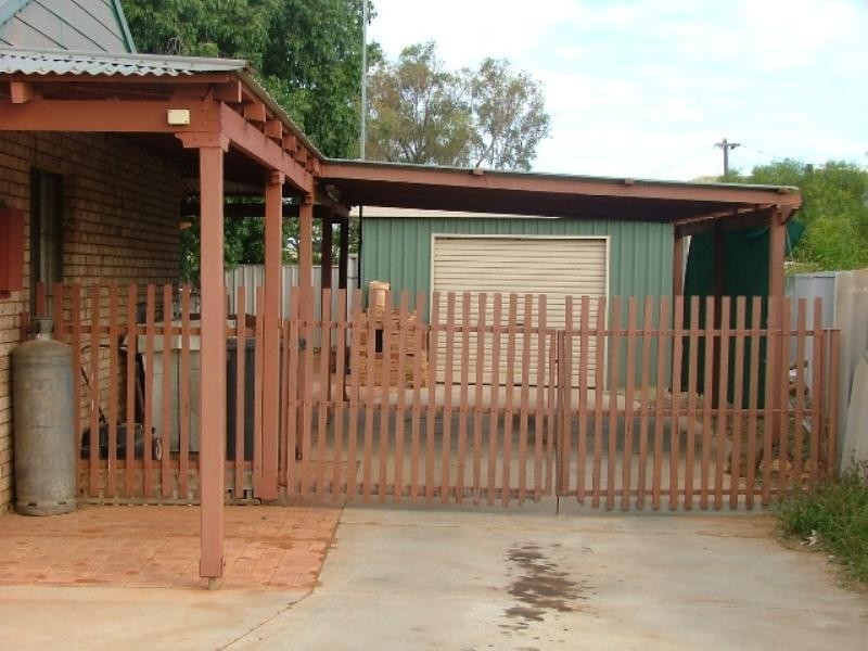 17 Meiklejohn Crescent, Carnarvon WA 6701