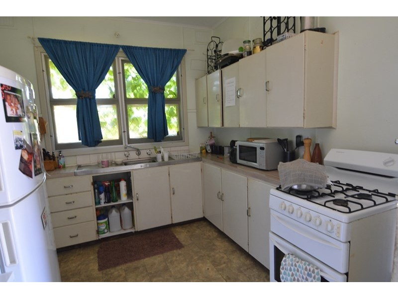 37 Douglas Street, Carnarvon WA 6701