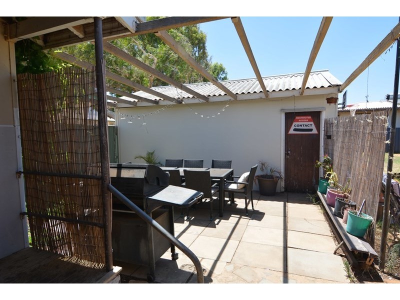 37 Douglas Street, Carnarvon WA 6701