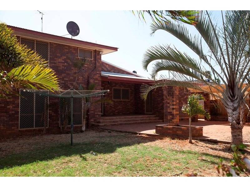 17 Maslen Street, Carnarvon WA 6701